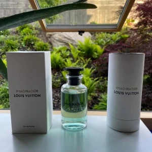 Louis Vuitton Imagination EdP 100ml - ✨ Louis Vuitton Imagination EDP 100ml ✅ Ca 95ml kvar ✅ Äkta – batchkod matchar box & flaska ✅ Kvitto finns ✅ Endast testad – blindköp, inte min stil 📦 Box medföljer 🛍 Nypris ca 3000–3500 kr 💸 Säljer billigare – passa på!