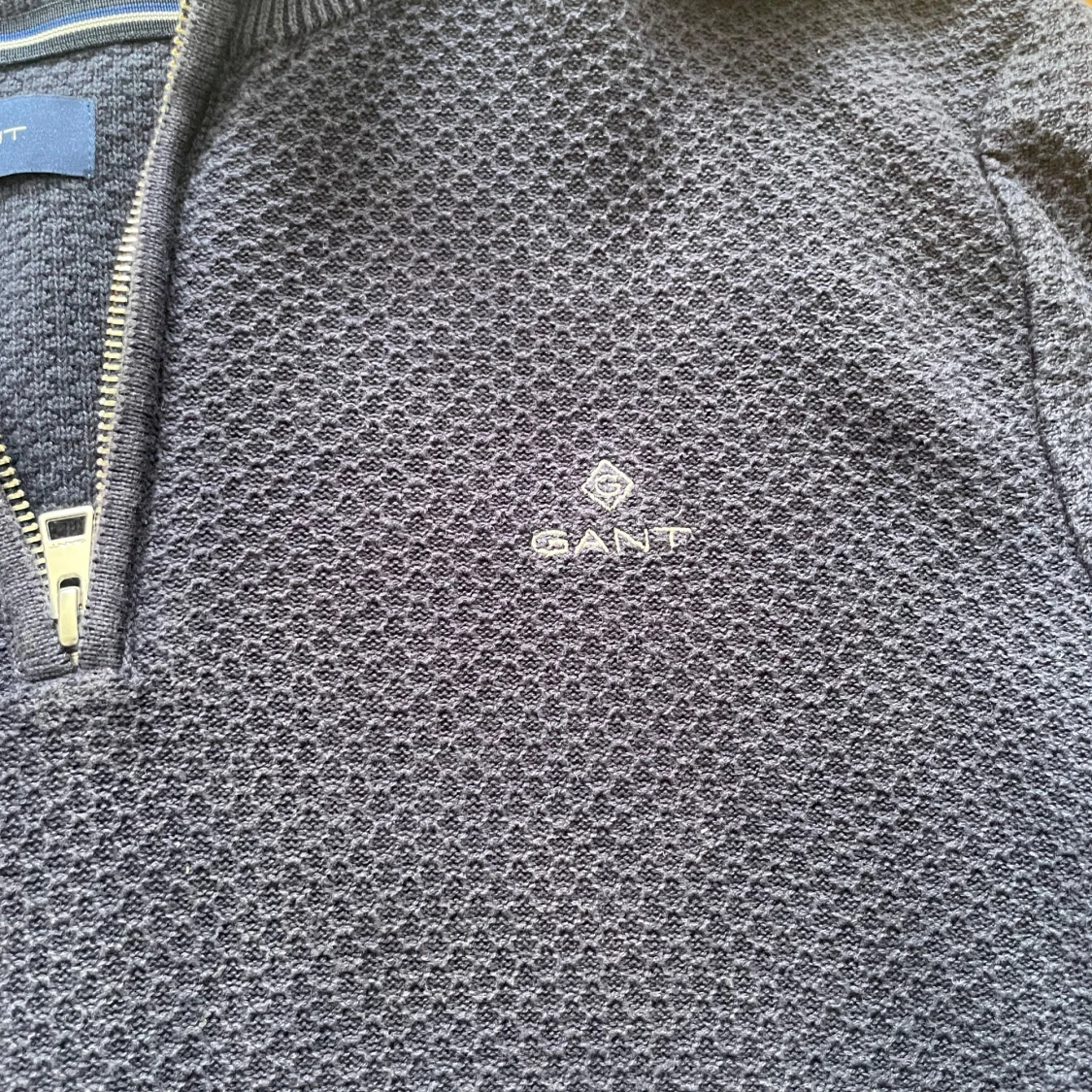 Mörkblå halvzip tröja från GANT - 1