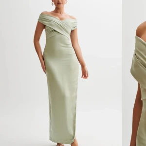 Ljusgrön offshoulder långklänning - Säljer min balklänning!! 💖💞😆Det är en mycket slegant ljusgrön långklänning med offshoulder-skärning och draperad överdel. Klänningen har en smickrande slits på sidan och figurnära passform, perfekt för balen! 