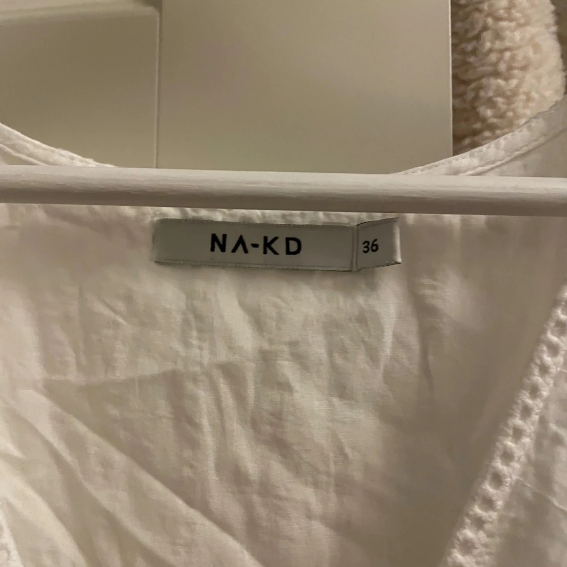 Vit klänning från NA-KD - 91