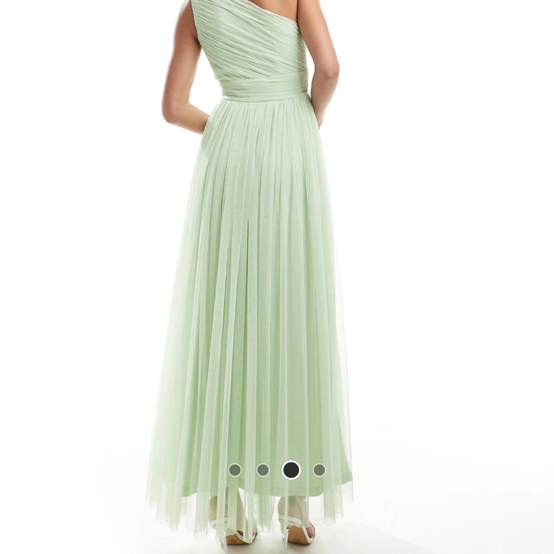 Ljusgrön långklänning med oneshoulder - 1