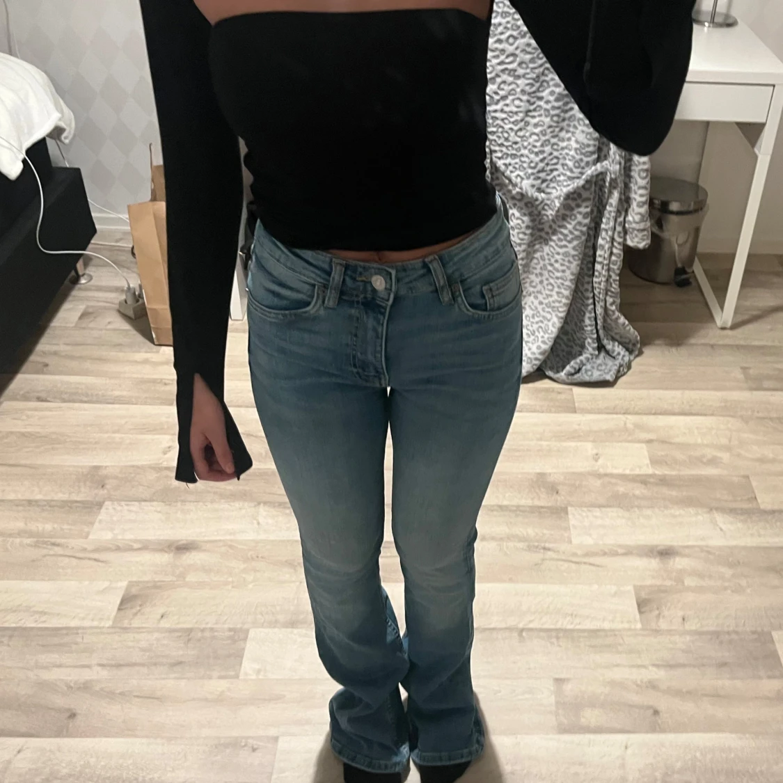 Ljusblå jeans