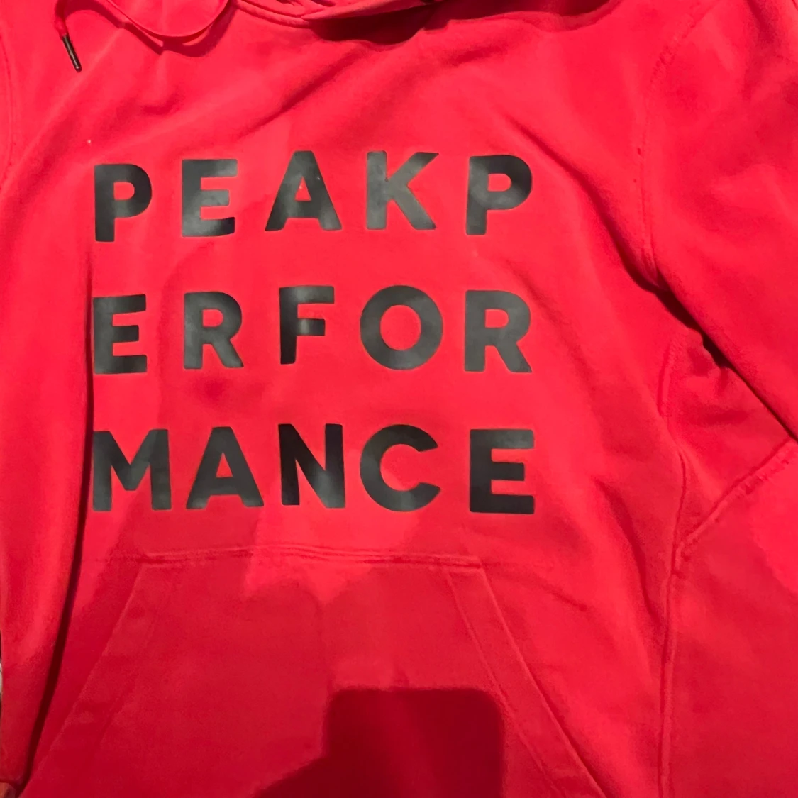 Röd hoodie från Peak Performance - 2