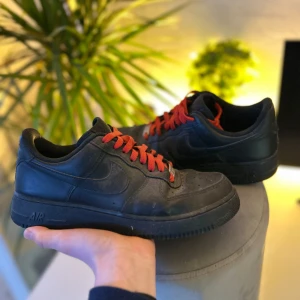 Air Force 1  - Andra snören  Ganska använda skor  Storlek 43 men passar 44  Nypris-1499kr 