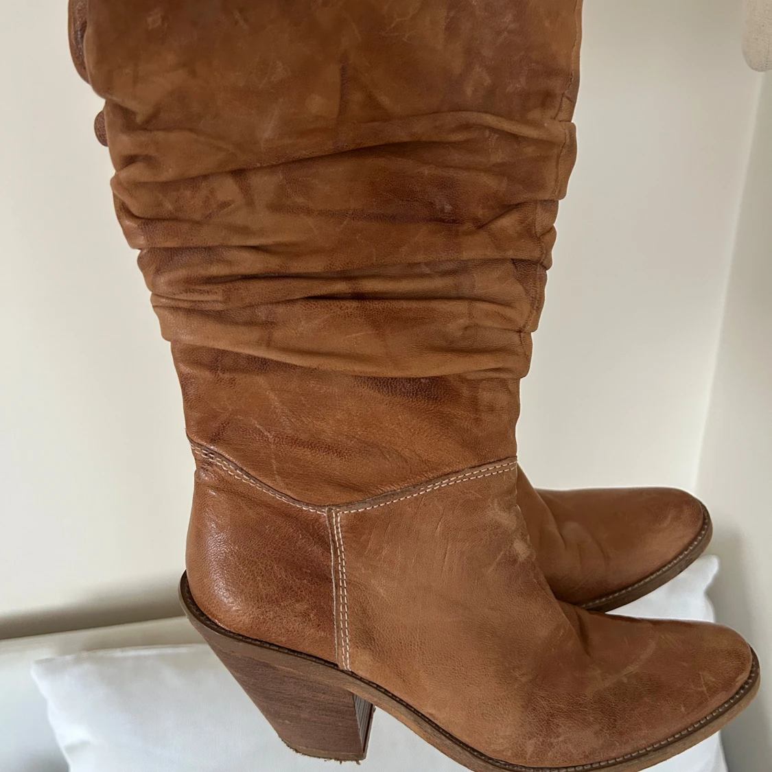 Bruna slouchy boots med klack - 2
