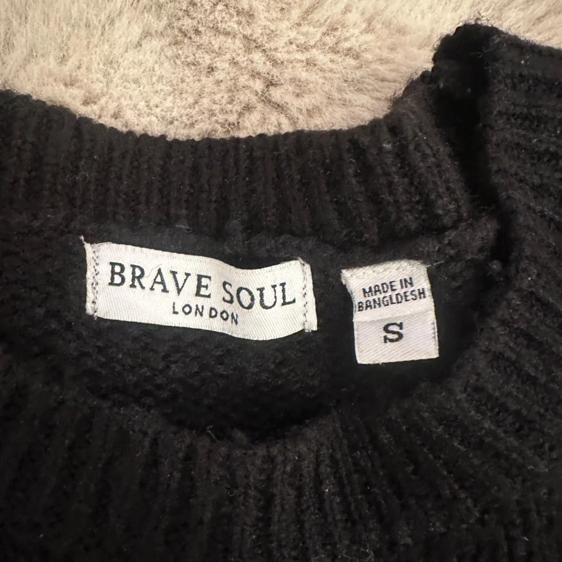 Svart stickad tröja - 37