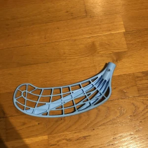 Ett RAC blad - Den har använts några gånger men är annars i fint skick den är left