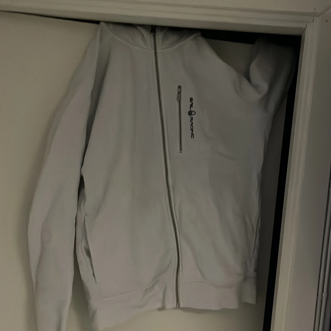 Vit ziptröja från Sail Racing