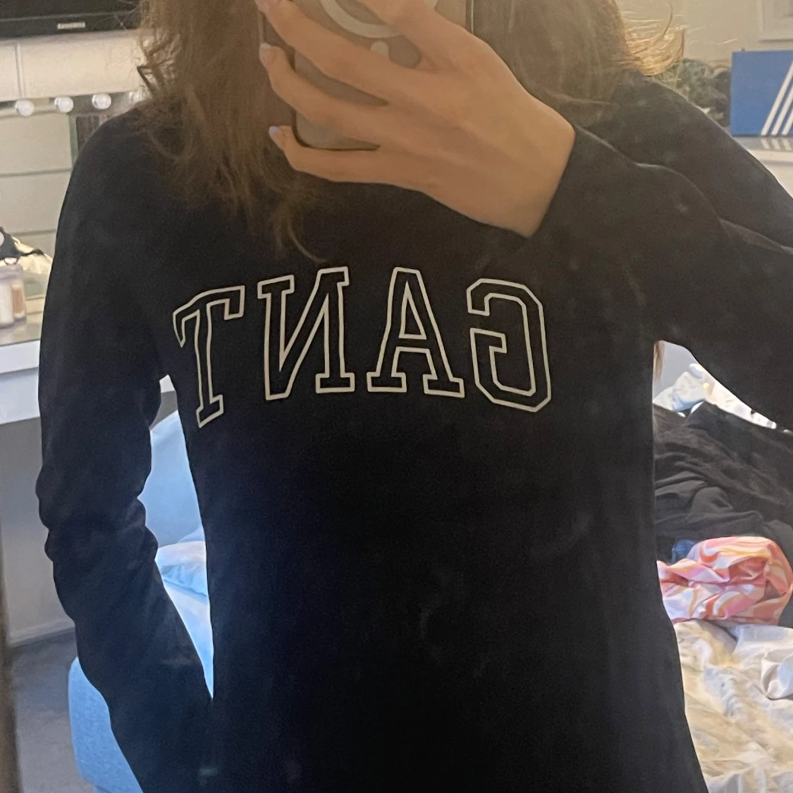 Mörkblå långärmad tröja från GANT