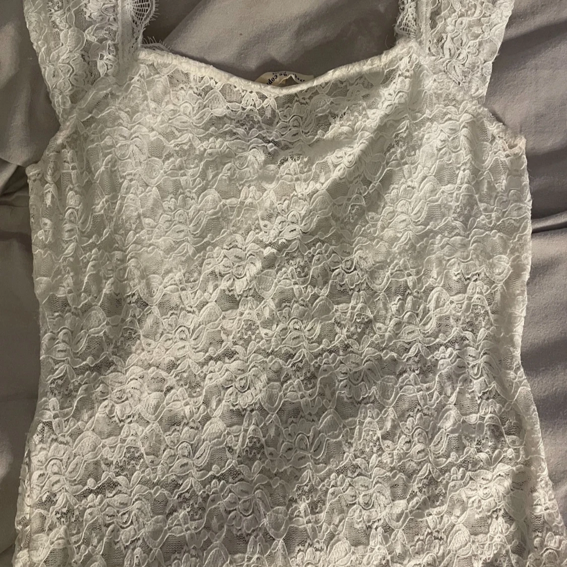 Vit spetslinne från Missäy - 2