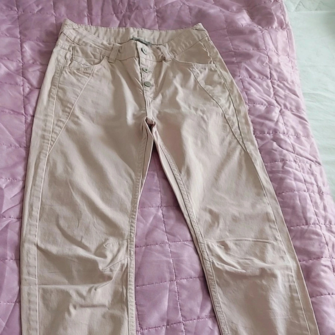 Rosa byxor med knappar, storlek 11-12 år  - 3