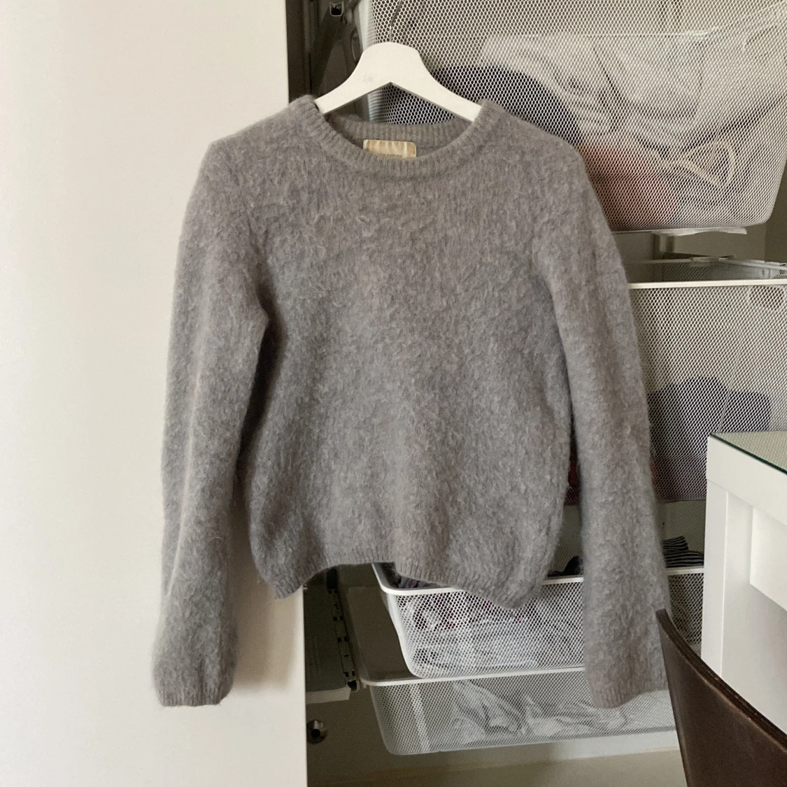 Grå fluffig stickad mohair tröja - 1