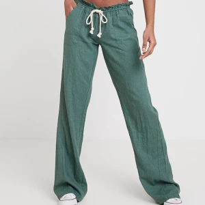 Gröna roxy linnebyxor - Lågmidjade linnebyxor från Roxy, aldrig använda utan bara provade