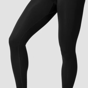 Svarta tights - Svarta tights med tight passform och stretchigt material. Perfekta för träning eller en sportig look. Sitter skönt och följer kroppens rörelser. Nypris 599 kr