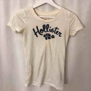  - Bra skick hollister t-shirt