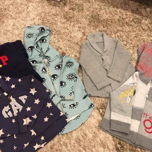 - Säljer en del av min sons kläder  Riktigt bra skick på de flesta. Säljer dem ändå riktigt billigt. Jag vill att de ska komma till användning. 