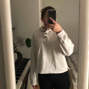  - Vet typ inte vad jag ska kalla detta men den är stl S, köpt på Monki i augusti men har använt den Max 2ggr