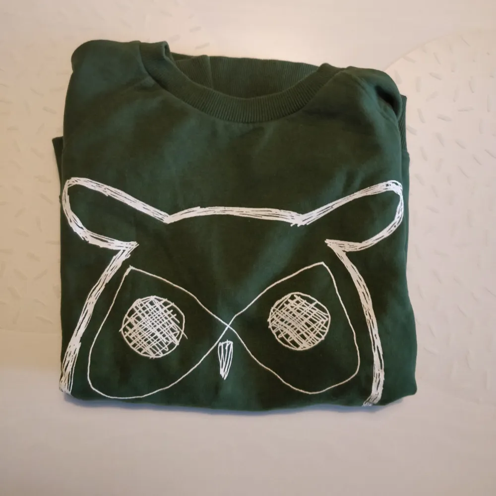 Grön tröja från Knowledge Cotton Apparel strl M. Sparsamt använd.. Tröjor & Koftor.