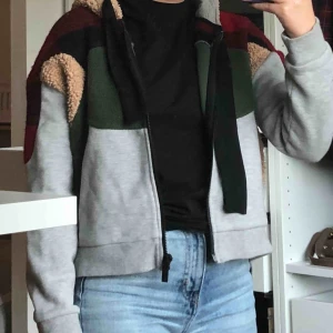  - En cool kofta som är varm och skön, snygg till vintern!