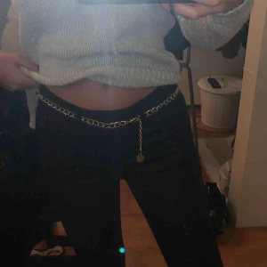  - Kedjeskärp i guld från hm, OANVÄNT, ordpris 149kr