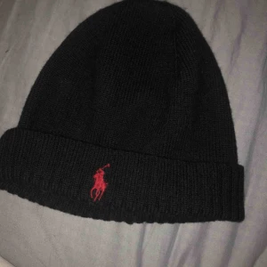  - Fint skick fortfarande, Ralph lauren mössa Passar både tjejer o killar
