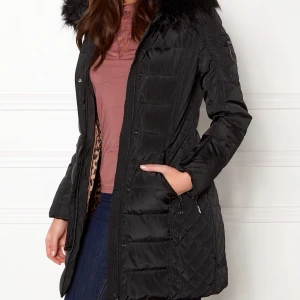 Storlek 40 - Roco Baroco Rafaels Jacket använder en vinter,fejk päls. Pris kan diskuteras 