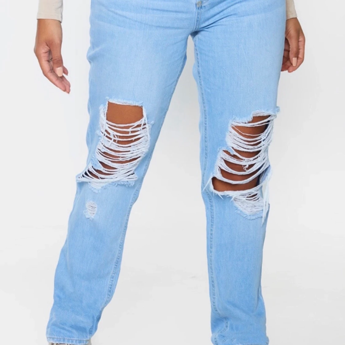 PrettylittleThing Ripped Mom jeans  - 90