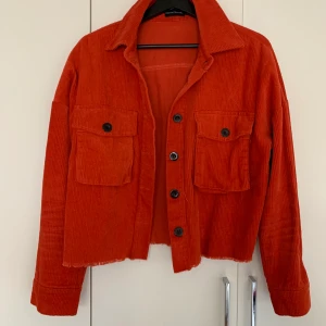 Manchesterjacka - Från prettylittlethings använd 1 gång