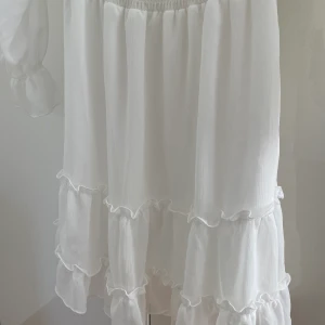 Klänning/kjol - En supersöt klänning som om man vill kan klippa till en jättegullig kjol