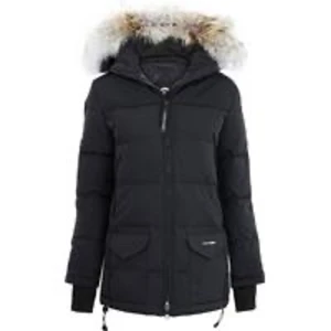 Canada goose Solaris parka - Använd en vinter jackan är i ganska bra sick stl M köpt på Johnells nypris 8000kr budgivning från 2000