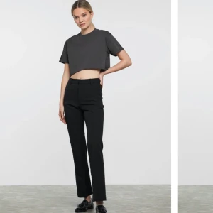 Kostymbyxor - Säljer dessa jättesköna kostymbyxor från bikbok, säljs då jag råka beställa fel storlek💕