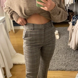 Kostym byxor - Säljer mina kostymbyxor från fina på grund av att dem inte kommer till användning. Dem är i storlek 34. Frank tillkommer!