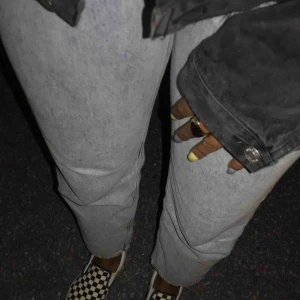  - Super snygga jeans i fin färg! 😊