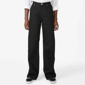  - Kollar intresset på mina absoluta favorit jeans då jag har för många☹️🥰 Yoko byxor från monki och i super skick! Sitter bra på mig som är 160cm, eventuell frakt betalas av köpare⚡️💞