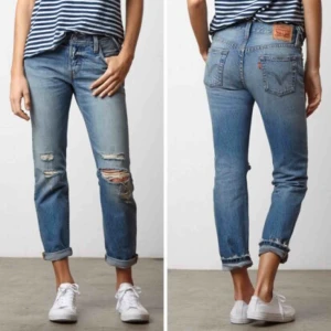 Levis 501 ct - Ett par levi’s 501 ct i storlek W24L32 med slitning, snålt använda och i väldigt bra skick. Pris kan diskuteras ✨