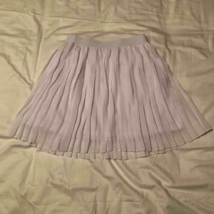  - Jättefin oanvänd Nakd kjol.   Köparen står för eventuell frakt, kan även mötas upp i närheten av Södermalm.