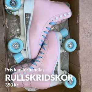 Rullskridskor  - Rullskridskor i nytt skick, använda ett få tal gånger. Original pris: 969kr. Mitt pris 350kr  (kan diskuteras) Storlek 39 (men funkar för mindre fötter också har själv 37) 