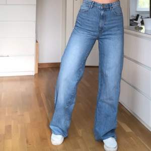 Superfina vida jeans! Har aldrig använt ute, by skick! Jag är 168cm. Frakt 60kr