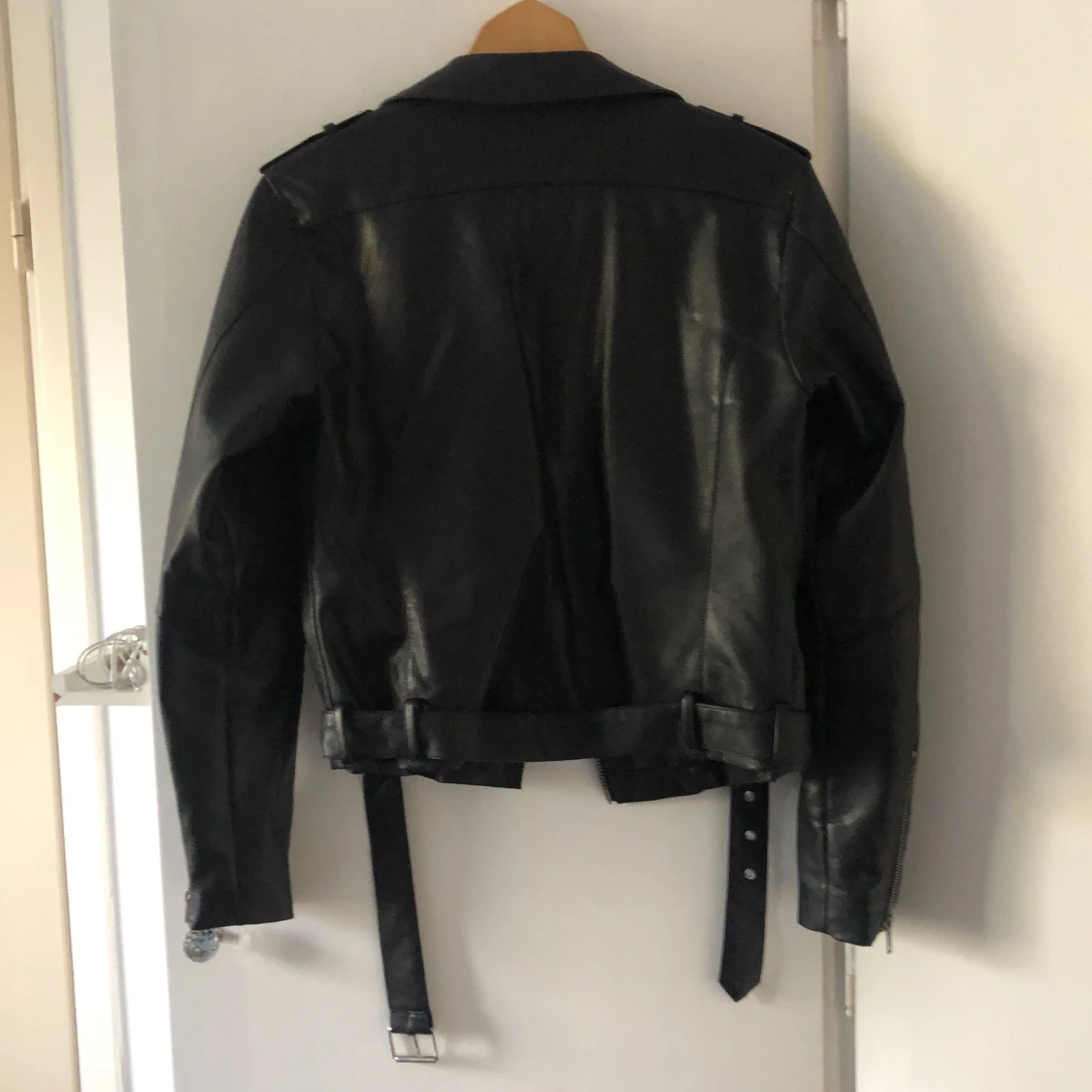 Skinnjacka storlek M - 91