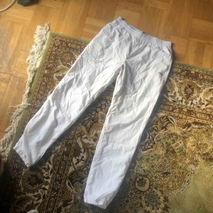  - filabyxor använda och tvättade en gång. mkt bra skick.  (finns även jacka till i separat annons)