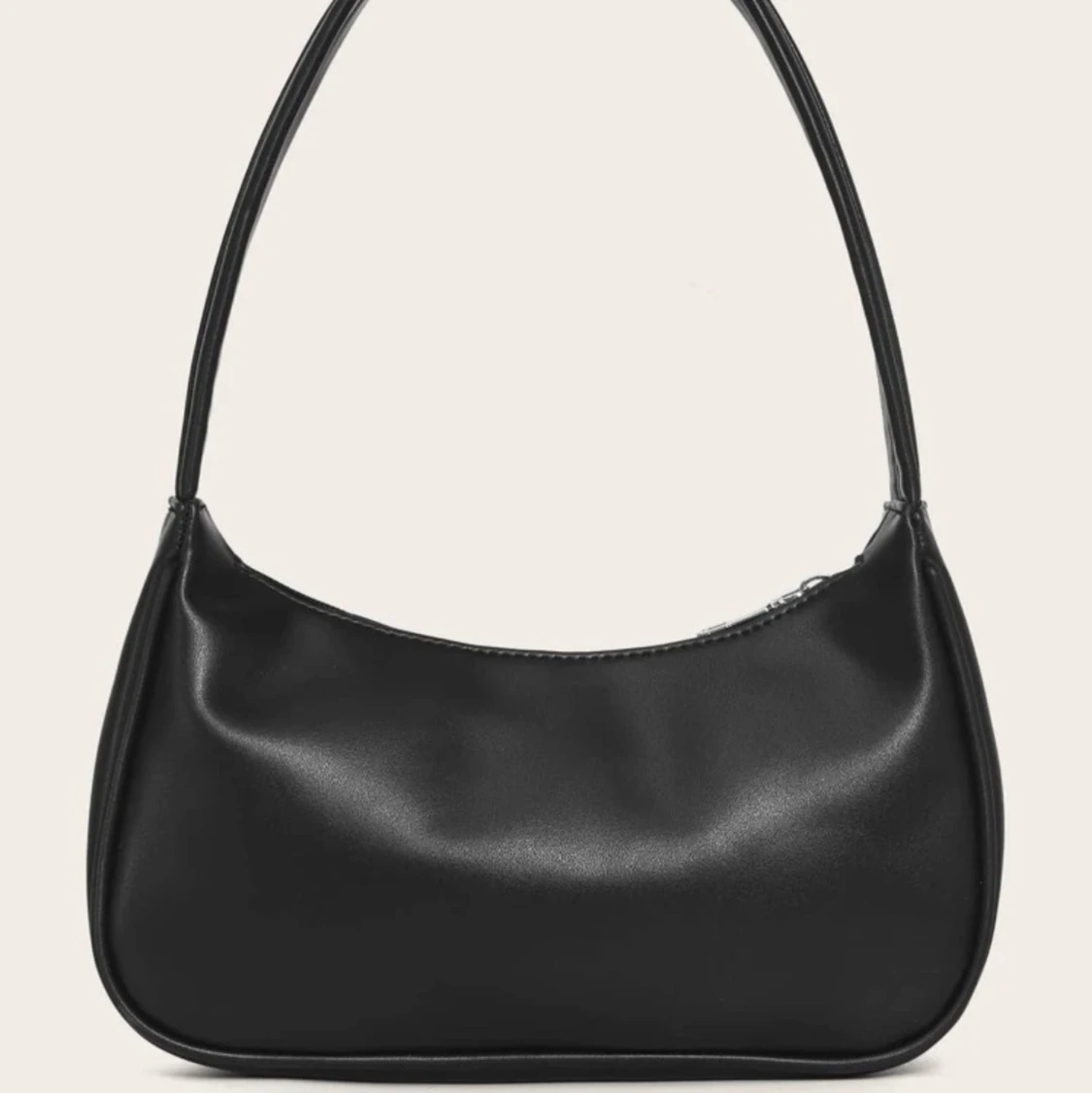 Svart axelväska i fakeskinn