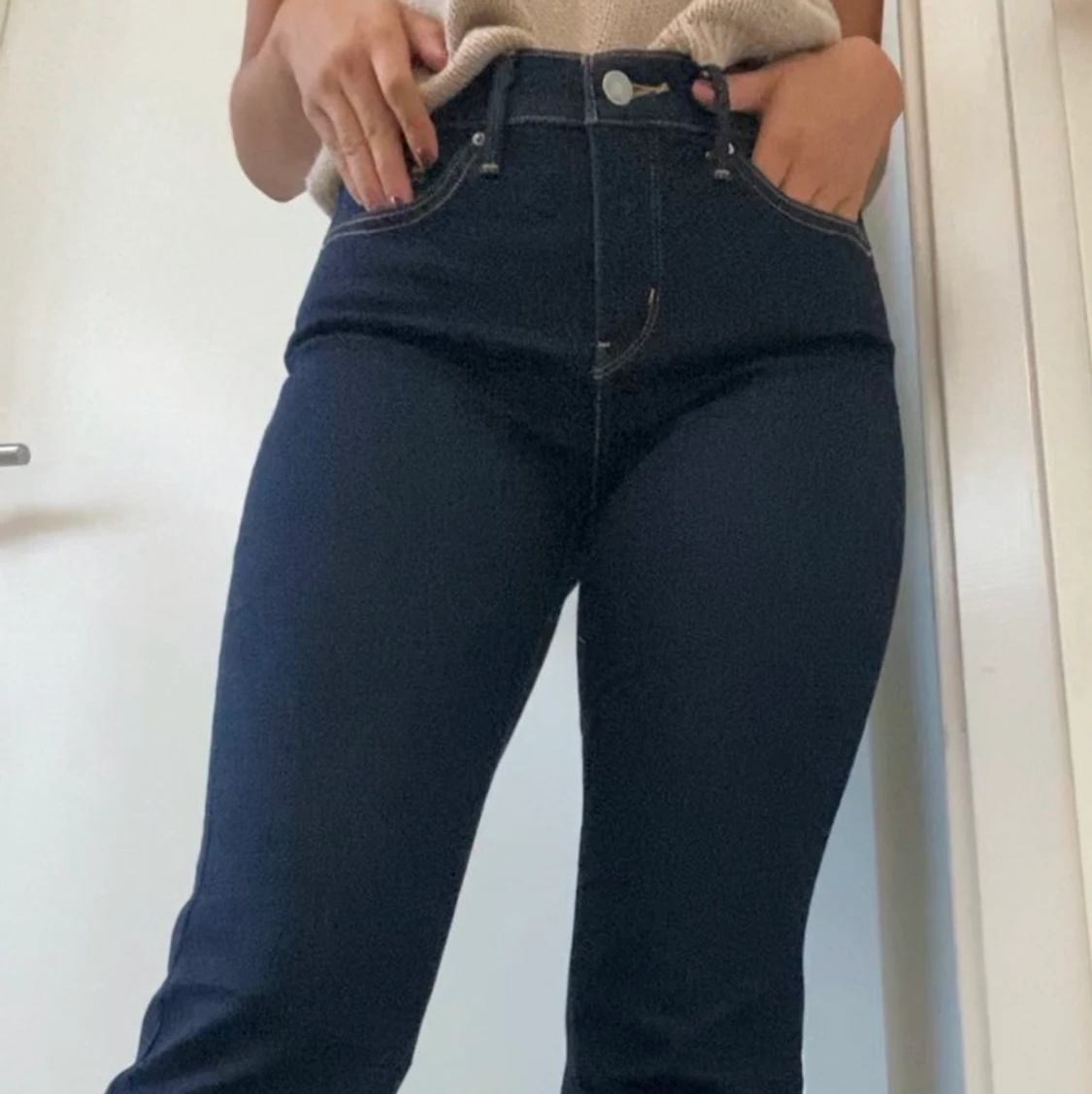 Mörkblåa jeans - 91