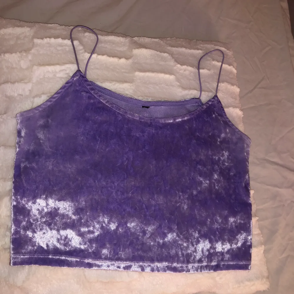 purple tanktop, y2k inspired<3 Super cute, stylish & comfy! Condition: 10/10 Size: S  Dm for shipping prices🧚🏼‍♀️. Toppar.