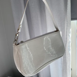Väska - Vit, fin axelväska som är helt ny, aldrig använd🤍 