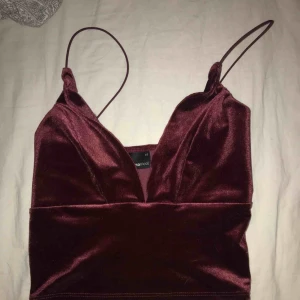 Topp - Sammets linne från Gina Tricot. Aldrig använt!