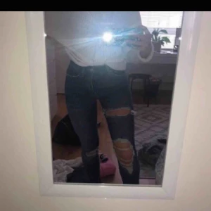  - Slitna jeans aldrig använda Stl xs