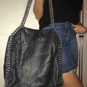  - Snygg väska i bra skick köpt på scorett! Hör av er vid intresse!🌸 (Swish)