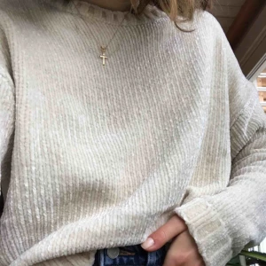  - Så mysig stickad tröja från pull&bear, helt ny!  Nypris:249kr  Köparen står för frakt (: