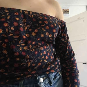  - Super snygg off shoulder tröja från beyond retor, jätte bra nu till sommaren:)