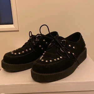 Skor - Coola skor från Duffy! 